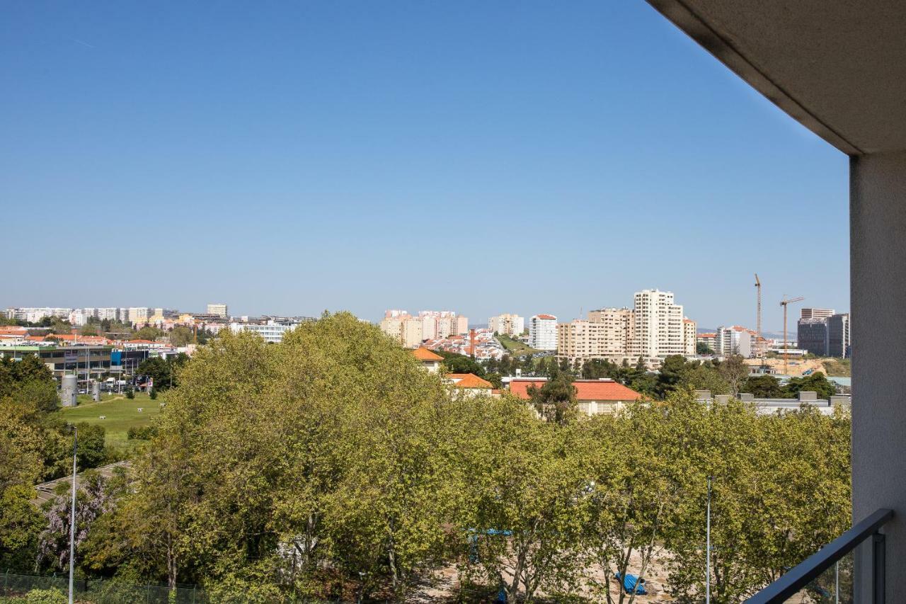 Charming Apartment With Balcony & Pool Lisbon Luaran gambar