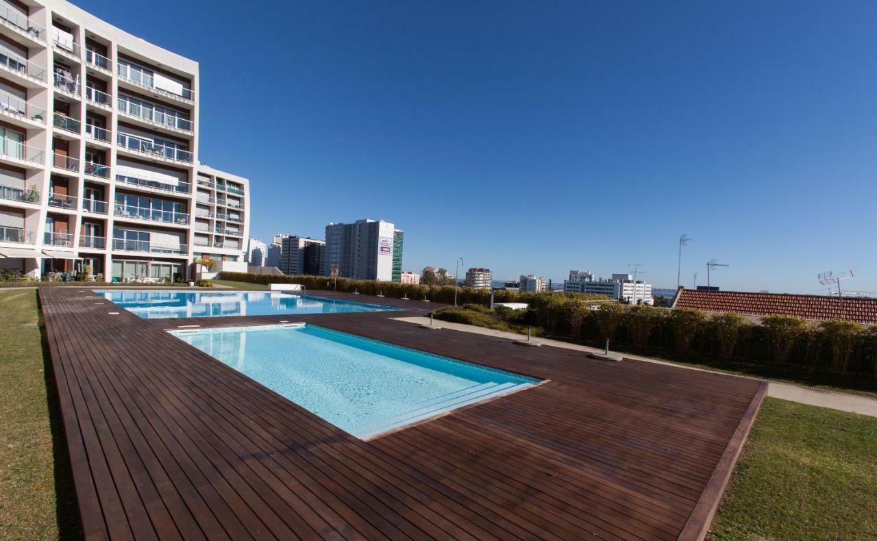 Charming Apartment With Balcony & Pool Lisbon Luaran gambar
